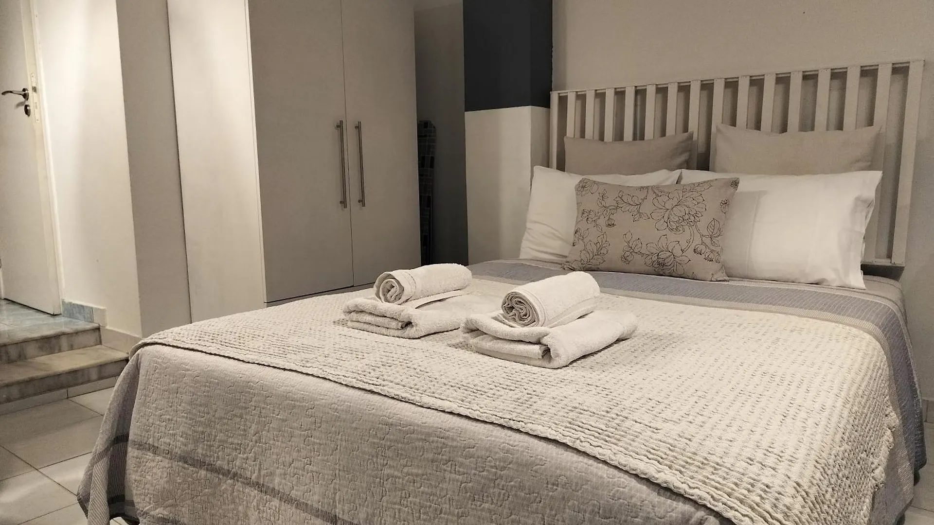 Isalos - Explore Center By Foot - Close To Helexpo, University & Hospital Soluň